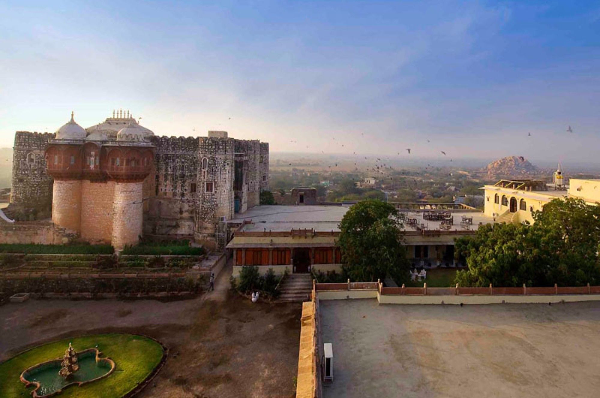 Atulya Fort Khejarla Eksteriør bilde